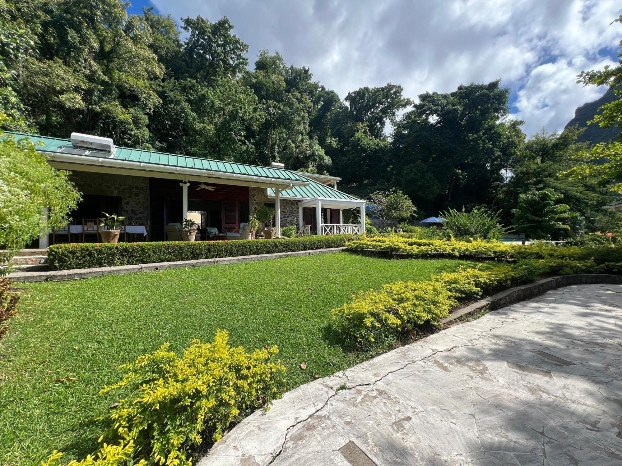 Authentic St, Lucian Experience At Prestigious 2-Bed Villa - Colibri Cottage Villa Soufrière Buitenkant foto